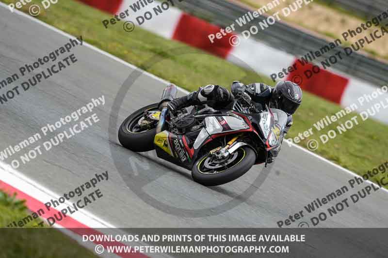 cadwell no limits trackday;cadwell park;cadwell park photographs;cadwell trackday photographs;enduro digital images;event digital images;eventdigitalimages;navarra;no limits trackdays;peter wileman photography;racing digital images;trackday digital images;trackday photos
